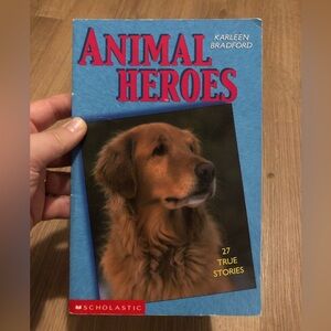 Animal Heroes | Book by Karleen Bradford